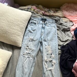 curvy 90s baggy jeans